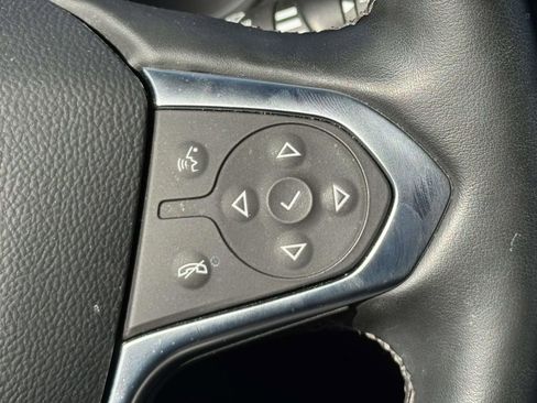 Used 2023 Chevrolet Traverse RS AWD/4WD image 19