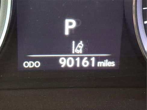 Used 2017 Lexus IS 300 AWD image 23