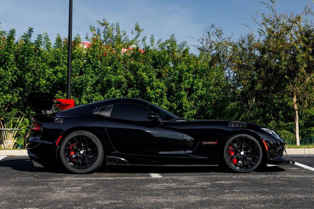 Used 2017 Dodge Viper GTC w/ ACR Package RWD image 3