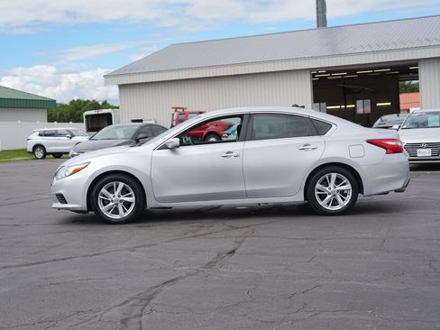 Used 2017 Nissan Altima 2.5 S w/ Power Driver Seat Package FWD image 6