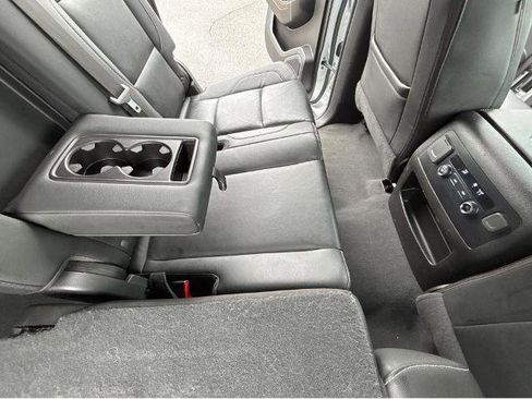 Used 2019 Chevrolet Suburban LT AWD/4WD image 8