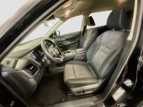 Used 2024 Nissan Rogue SV AWD/4WD image 13