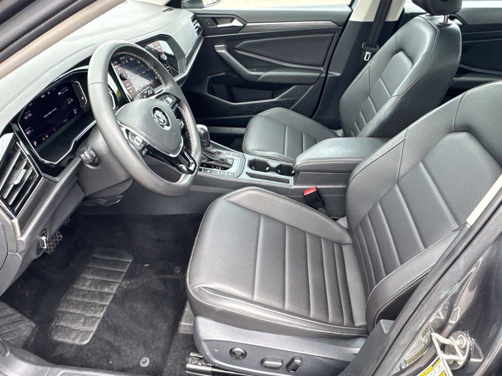 Used 2021 Volkswagen Jetta SEL FWD image 14