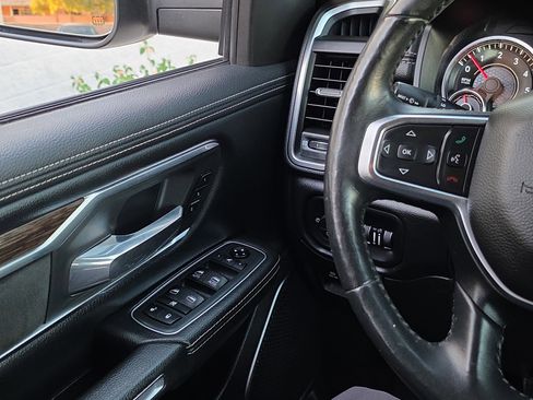 Used 2019 RAM 1500 Laramie image 27