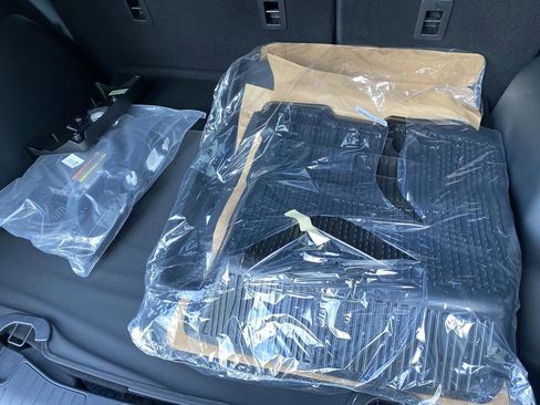 New 2025 Ford Escape Base w/ PHEV Premium Package image 17