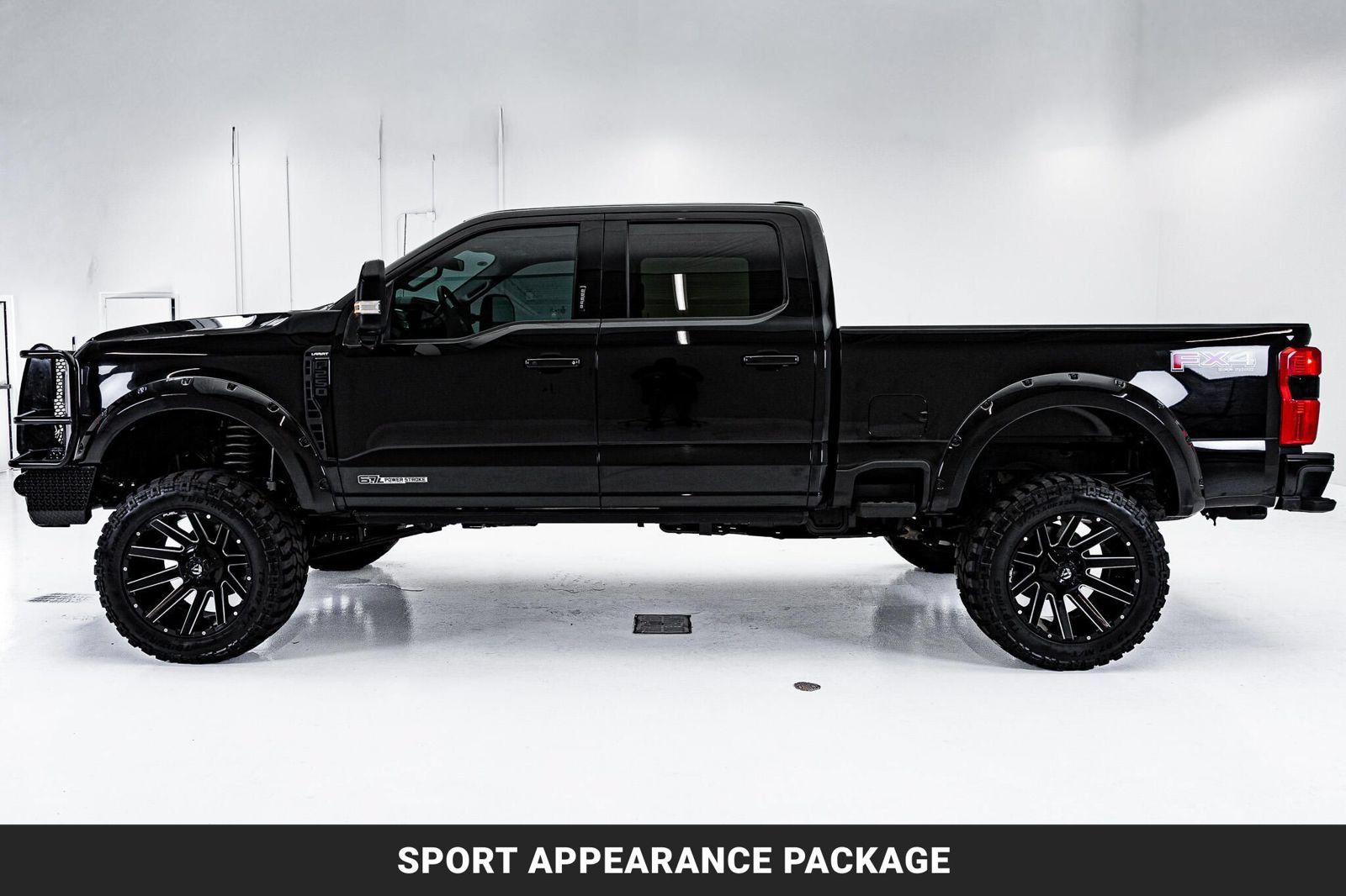 Used 2023 Ford F250 Lariat w/ Lariat Ultimate Package AWD/4WD image 5