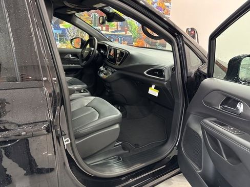 New 2026 Chrysler Pacifica Select w/ S Appearance Package image 49