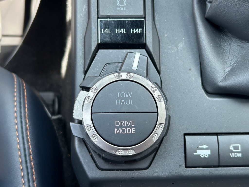 Certified 2025 Toyota 4Runner Platinum AWD/4WD image 35