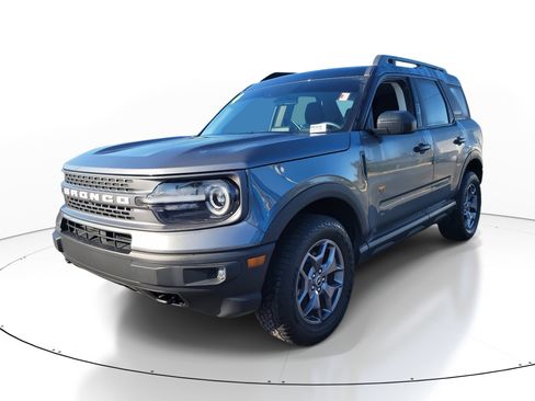 Used 2024 Ford Bronco Sport Badlands image 3