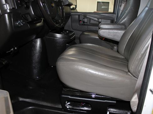 Used 2021 Chevrolet Express 2500 Extended w/ Driver Convenience Package RWD image 19