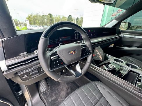 Used 2025 Cadillac Escalade V image 12