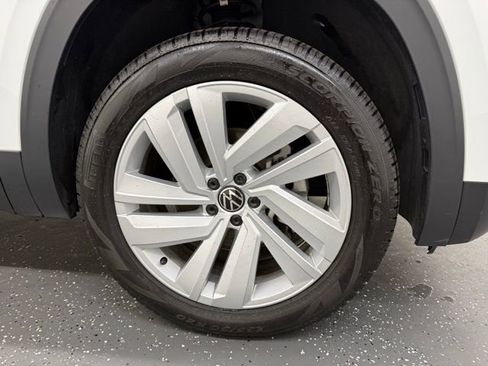 Used 2020 Volkswagen Atlas Cross Sport SE image 22