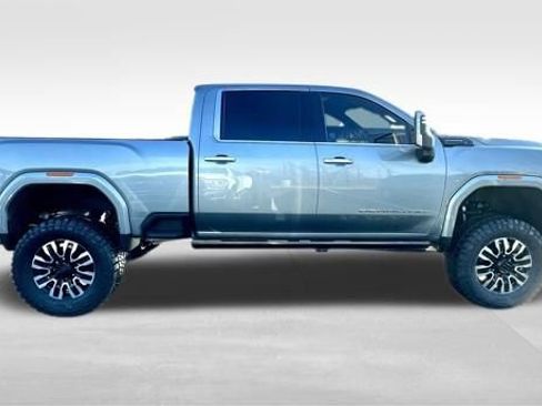Used 2024 GMC Sierra 2500 Denali Ultimate image 10