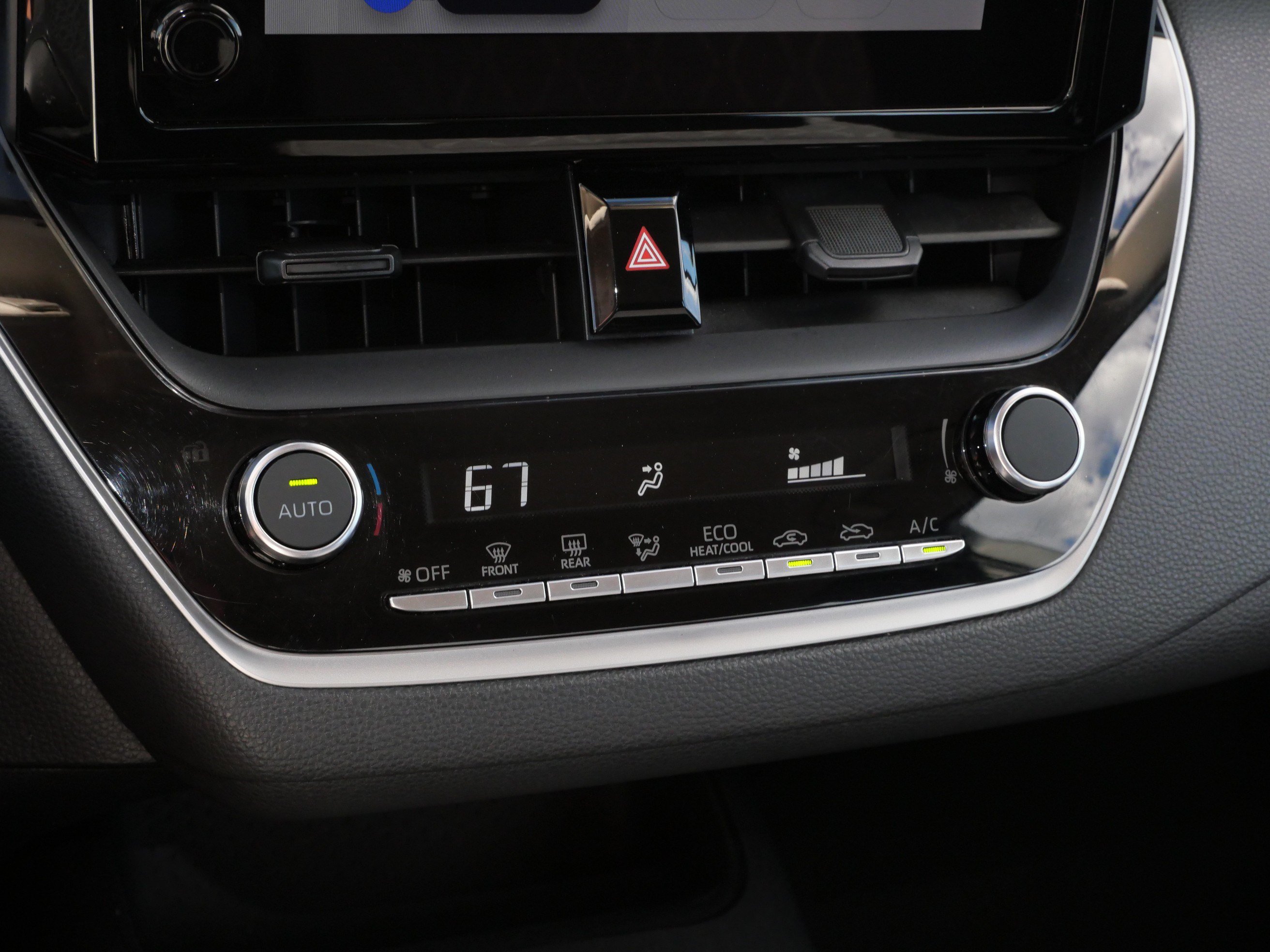 Certified 2024 Toyota Corolla LE FWD image 25
