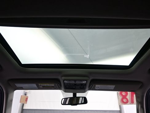 Used 2018 Toyota 4Runner Limited AWD/4WD image 18