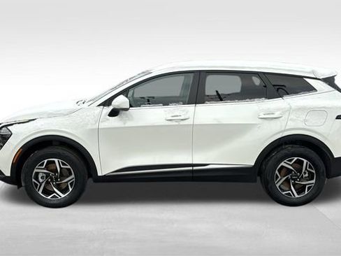 Used 2024 Kia Sportage LX image 4