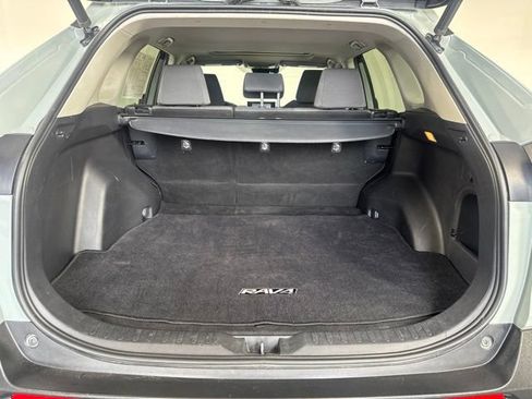 Used 2019 Toyota RAV4 XLE AWD/4WD image 21