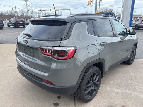 Used 2023 Jeep Compass Altitude w/ Convenience Group AWD/4WD image 6