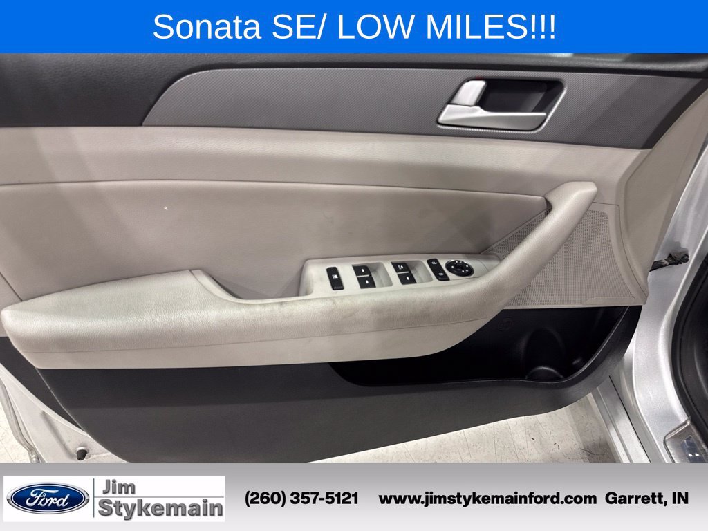 Used 2015 Hyundai Sonata SE w/ Option Group 09 FWD image 15