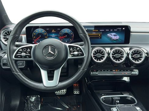 Used 2022 Mercedes-Benz CLA 250 4MATIC image 18