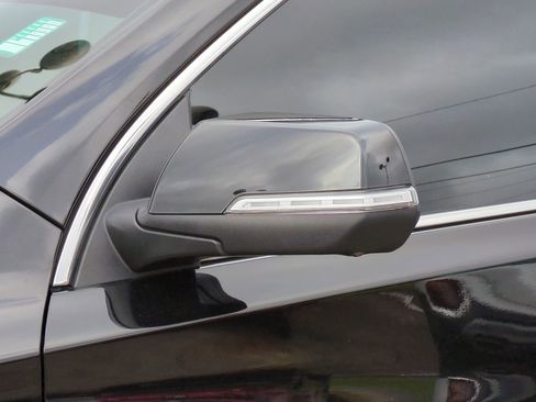 Used 2023 Chevrolet Traverse Premier image 12