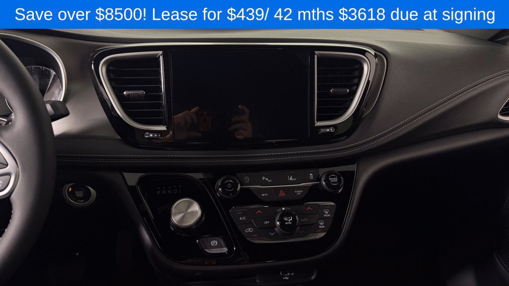 New 2027 Chrysler Pacifica Select FWD image 20