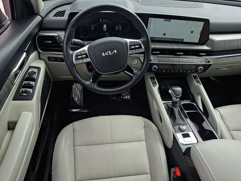 Certified 2023 Kia Telluride EX w/ EX Captain's Chair Package AWD/4WD image 11