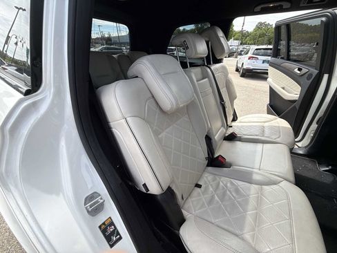 Used 2017 Mercedes-Benz GLS 550 4MATIC image 27