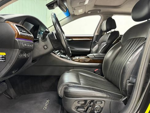 Used 2019 Genesis G90 3.3T Premium AWD/4WD image 15