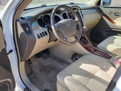 Used 2004 Toyota Highlander 2WD V6 image 3