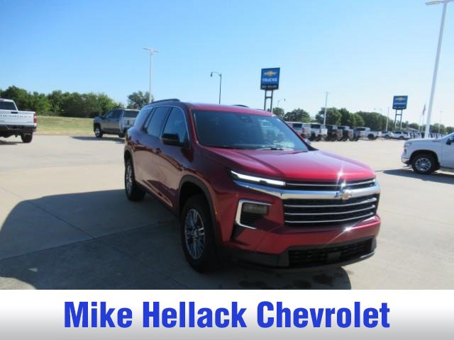 Used 2026 Chevrolet Traverse LT FWD image 1