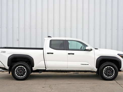 Used 2024 Toyota Tacoma TRD Off-Road image 51