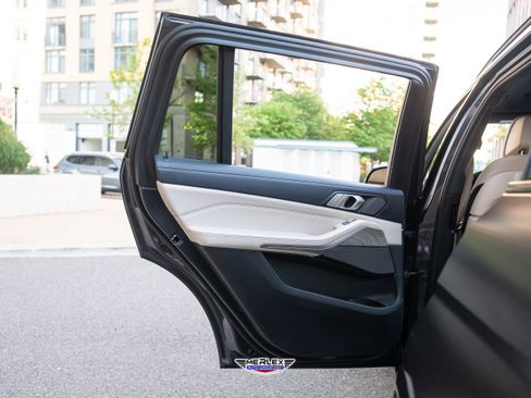 Used 2019 BMW X7 xDrive50i w/ Executive Package AWD/4WD image 51
