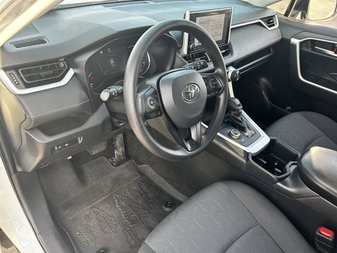 Used 2023 Toyota RAV4 AWD Hybrid image 17