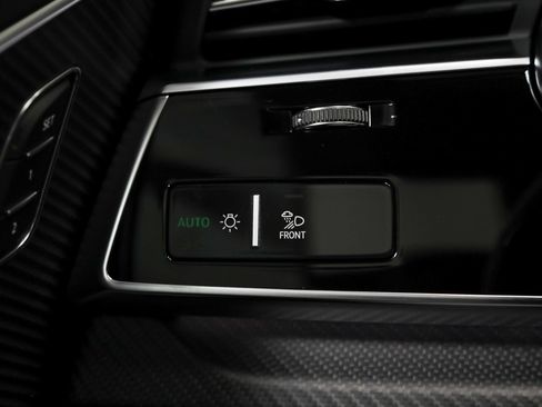 Used 2022 Audi RS Q8 AWD/4WD image 59