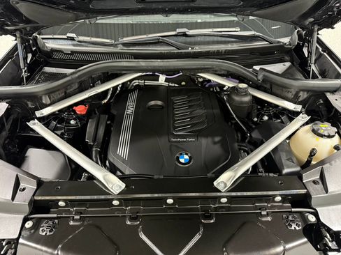 Used 2022 BMW X5 xDrive40i w/ M Sport Package AWD/4WD image 71