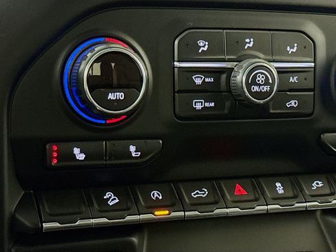 Used 2019 Chevrolet Silverado 1500 RST image 17