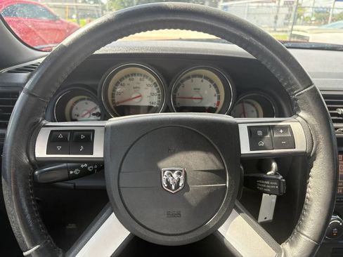 Used 2010 Dodge Challenger SE RWD image 17