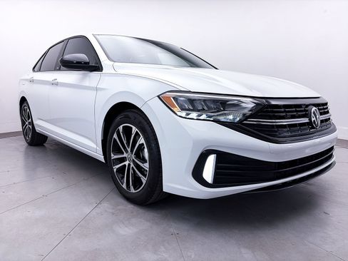 Used 2024 Volkswagen Jetta Sport FWD image 8