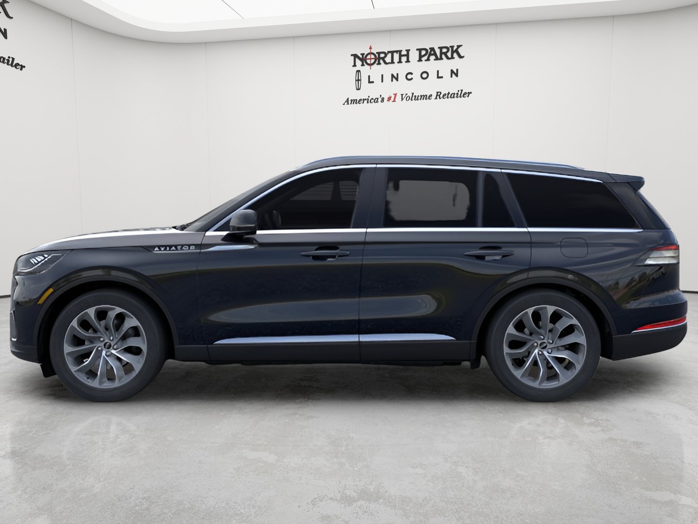 Used 2026 Lincoln Aviator 2WD image 2