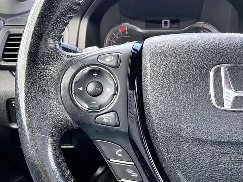 Used 2018 Honda Pilot Touring image 23