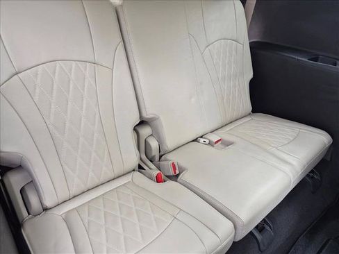 Used 2023 Buick Enclave Avenir w/ Avenir Technology Package AWD/4WD image 22