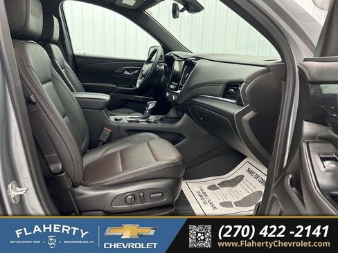 Used 2023 Chevrolet Traverse High Country image 15