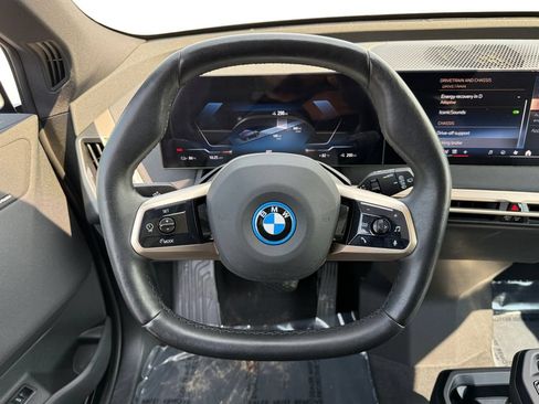 Used 2025 BMW iX xDrive50 AWD/4WD image 12