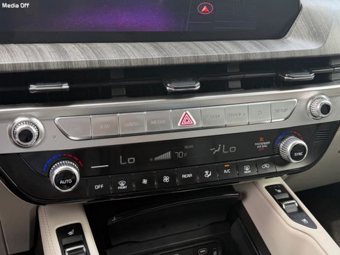 Certified 2024 Kia Telluride EX FWD image 34