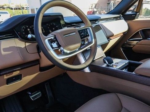 New 2025 Land Rover Range Rover Long Wheelbase SE image 33