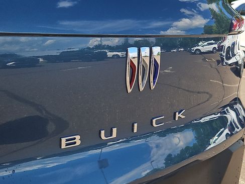 Used 2024 Buick Envista Preferred w/ Convenience II Package FWD image 29
