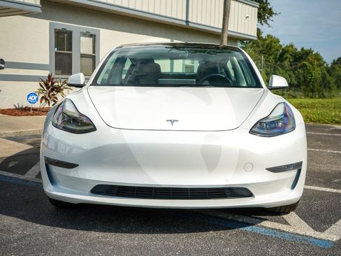 Used 2022 Tesla Model 3 Long Range AWD/4WD image 2
