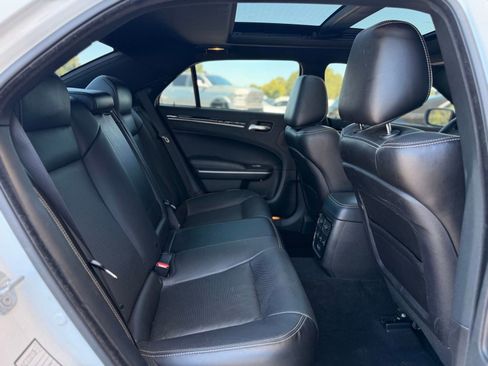 Used 2022 Chrysler 300 S w/ Comfort Group RWD image 23