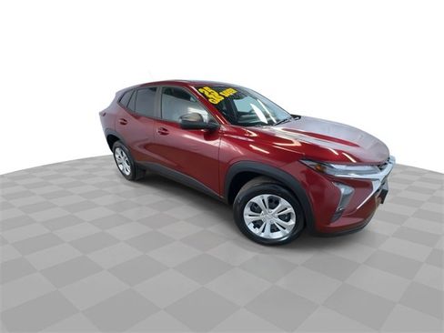 Certified 2025 Chevrolet Trax LS image 6